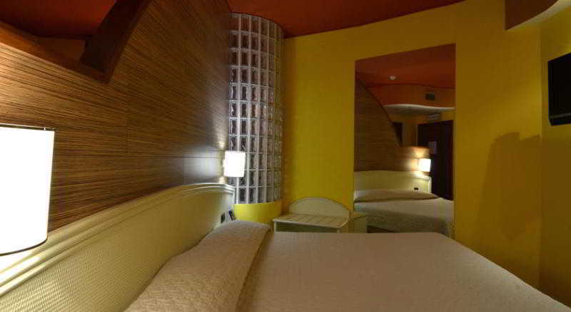 Welcome Hotel Legnano Exterior foto